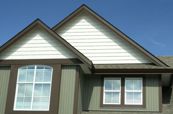 Vertical Vinyl Siding Repair in Keller